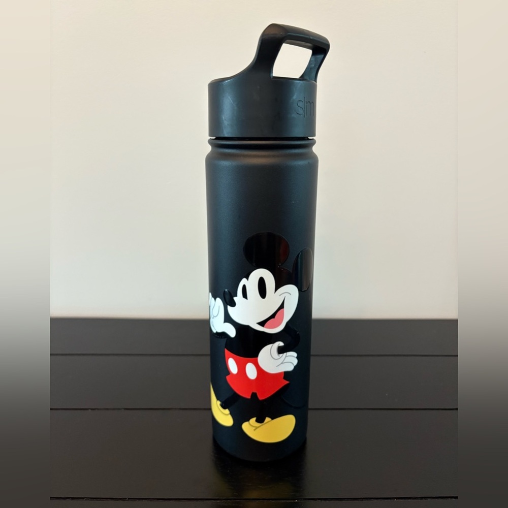 Simple Modern 22 oz Mickey Summit Water Bottle with Straw Lid